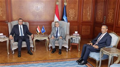 وزير الإسكان: نستهدف إنشاء محطات لتحلية مياه البحر بمدن القناة