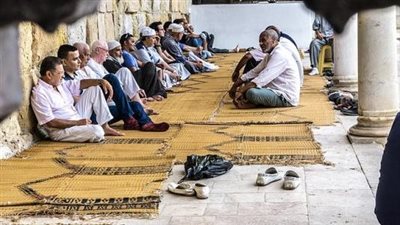 هل يجوز اجتماع بعض الأشخاص في المسجد للذكرالجماعي ؟