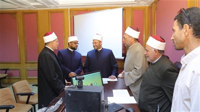 أمين (البحوث الإسلامية) يتفقَّد الاختبارات الشفويَّة لابتعاث إحياء ليالي رمضان