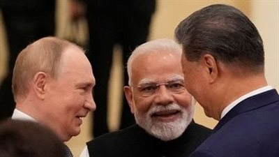 تحالف بصري بوجه واشنطن.. بوتين وشي ومودي يتشابكون بالأيدي في قمة شنجهاي 