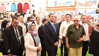 محافظ دمياط يفتتح معرض «أهلاً مدارس» لدعم الأسر وتوفير المستلزمات بأسعار مخفضة
