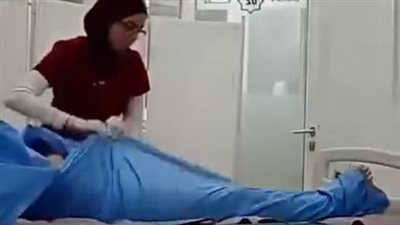 ممرضة تصور جثمان متوفي وأغضبت الجزائريين.. ما القصة؟