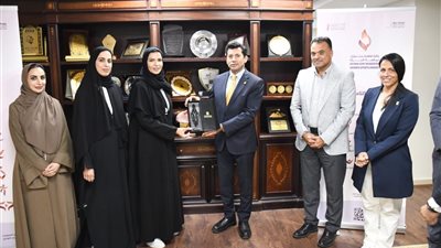 وزير الشباب والرياضة يستقبل الوفد الرسمي لجائزة الشيخة فاطمة بنت مبارك للرياضة