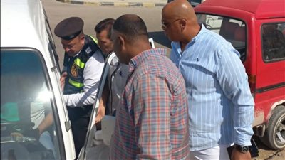 ضبط 12 مخالفة لمركبات السرفيس وإلغاء موقف عشوائي بكرداسة