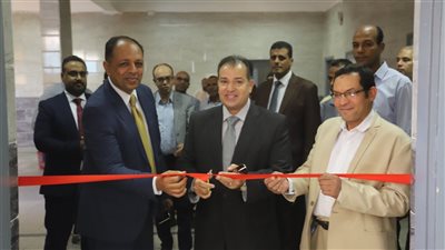 رئيس جامعة جنوب الوادي يفتتح عيادة قسم علاج الجذور بكلية طب الفم و الأسنان