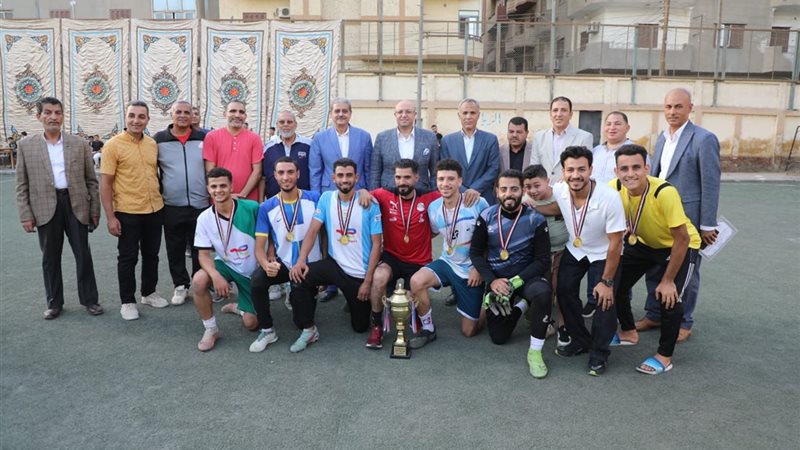 محافظ بنى سويف أثناء