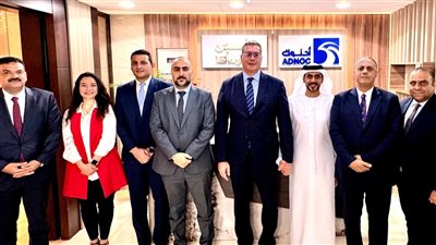 وزير البترول والثروة المعدنية يتفقد مقر شركة إنبي في أبوظبي