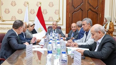 الوطنية للصحافة تمد خدمة رزق عبدالسميع رئيساً لمجلس ادارة مؤسسة دار المعارف