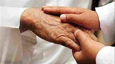 ما حكم تقبيل يد العلماء، والصالحين، والوالدين، وكبار السن، والمشايخ، والأجداد؟