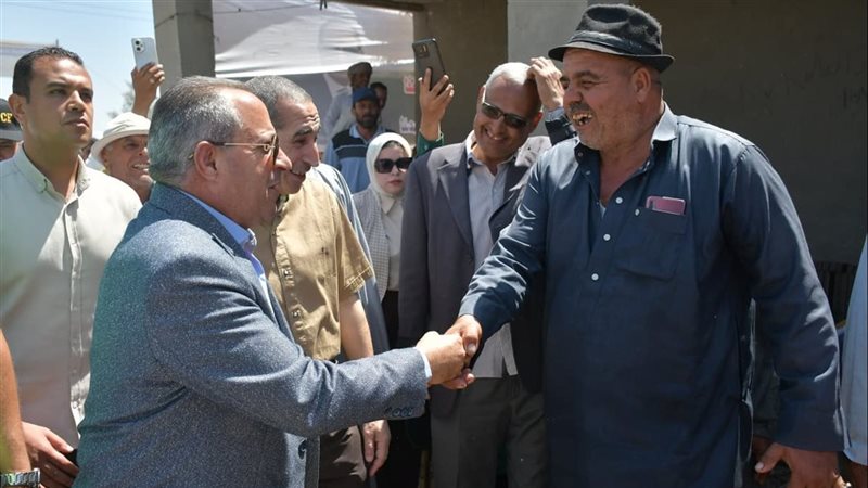 محافظ بورسعيد يلتقي