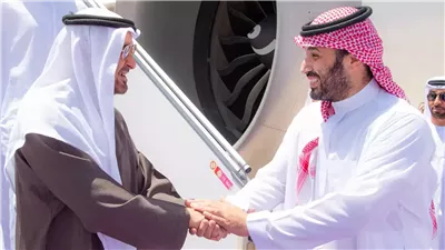 محمد بن زايد يصل الرياض في زيارة أخوية وولي العهد السعودي في مقدمة مستقبليه