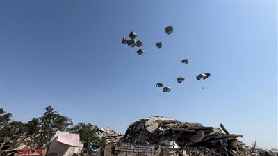 الأردن تعلن إيقاف عمليات الإنزال الجوي على غزة بسبب عراقيل إسرائيلية 