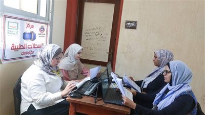 1215 مواطناً يستفيدون من خدمات الكشف والعلاج المجاني في قافلة دمياط الطبية