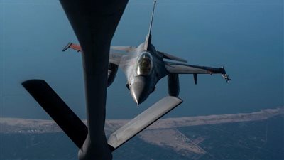 السفارة الأمريكية بالقاهرة: مقاتلة مصرية F-16 تشارك في النجم الساطع 2025