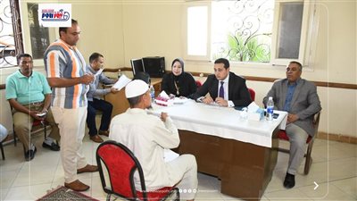 نائب المحافظ يعقد لقاءً لخدمة المواطنين بقرية كفور النيل مركز الفيوم