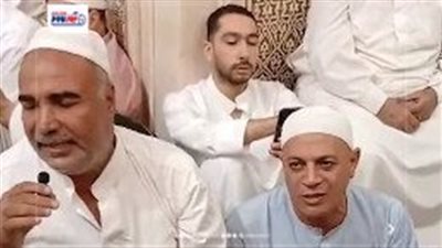 صلوا عليه وسلموا.. ذكر ودعاء من داخل مسجد الحسين احتفالًا بالمولد النبوي|فيديو