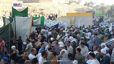 يتقدمهم الصديقية والرفاعية.. الموكب الصوفي يجوب منطقة الدراسة والجمالية (صور)