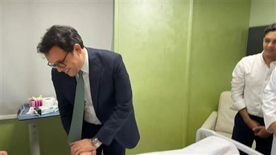 وزير الثقافة يزور المايسترو سليم سحاب للاطمئنان على حالته الصحية