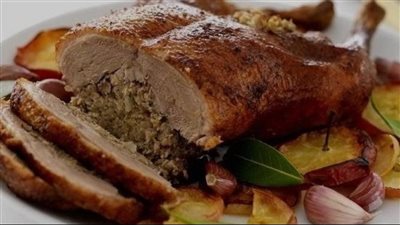 طريقة عمل البط بالفريك والبطاطس أكلة صعيدية شهية..تفاصيل