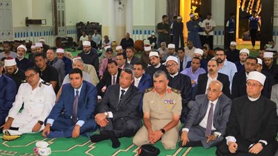 محافظ السويس والقيادات والأهالي يشهدون إحتفال مديرية الأوقاف بمناسبة  المولد