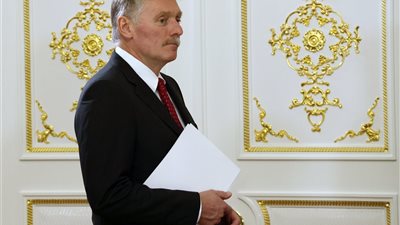 بيسكوف: دعوة بوتين لزلينسكي للقائه في موسكو ليست للاستلام بل للحوار