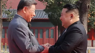 الزعيم الكوري الشمالي يلتقي نظيره الصيني ويجريان جلسة مباحثات معمقة