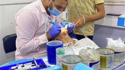 الكشف على أكثر من 300 مواطن خلال قافلة طبية متعددة التخصصات بكفر الدوار