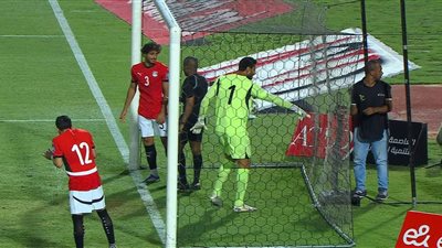 محمد الشناوي يعترض على وجود كاميرا داخل مرمى المنتخب أمام إثيوبيا |صور 