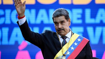 الحرب تلوح في الأفق: أمريكا تحرك أساطيلها وفنزويلا تحشد الملايين.. ماذا يحدث؟