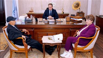 وصول فهمي عمر وإيناس جوهر لحضور صالون ماسبيرو الثقافي باستوديو أحمد زويل