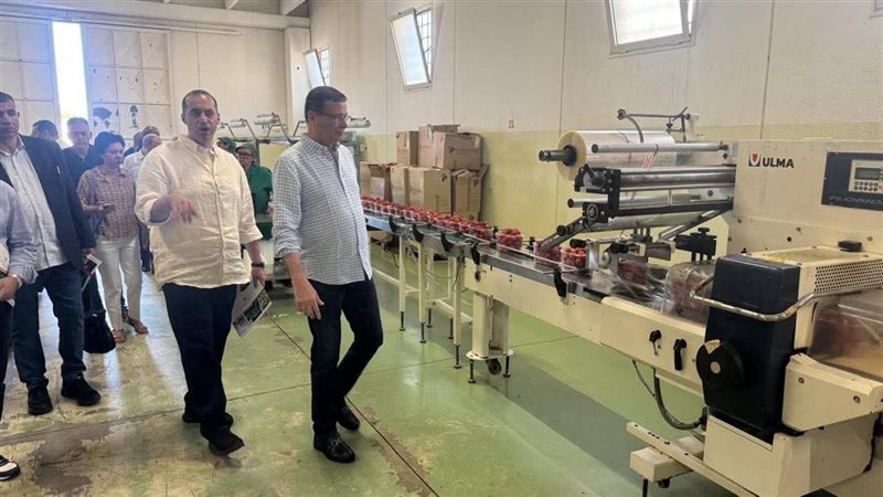 وزيرا الزراعة والشؤون