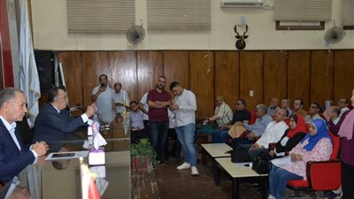 محافظ أسيوط يترأس اجتماعًا موسعًا مع قيادات التعليم 