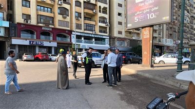 محافظ الدقهلية يتفقد شوارع حى غرب ويوجه بتكثيف الحملات المرورية