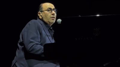 خلال حفل هبة طوجي.. أسامة الرحباني يحيي الذكرى الأربعين لـ زياد الرحباني