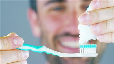 هل الأجر متساو في استخدام الفرشاة والمعجون بدلا من السواك؟