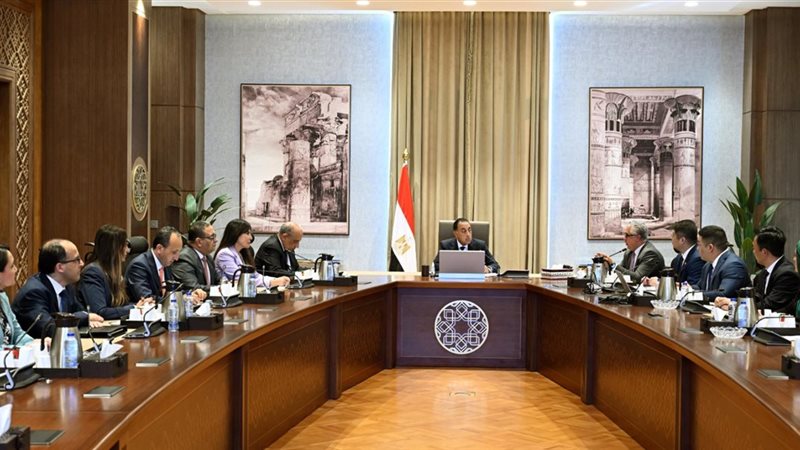باستثمارات 100 مليون