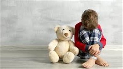 هل فارق الطبقات يؤثر في بناء الشخصية والصحة النفسية للطفل؟ ..طبيبة تجيب |خاص