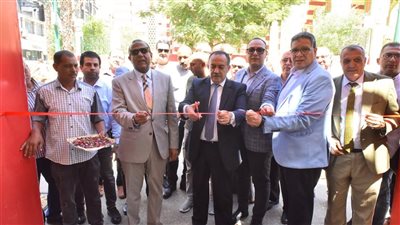 محافظ أسيوط يفتتح معرض أهلاً مدارس بتخفيضات تصل إلى 40 % 