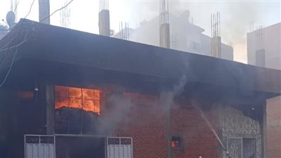 السيطرة على حريق نشب في مخزن خردة تابع لوزارة الري بشبرا الخيمة 