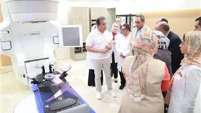 وزير الصحة يوجه بإنشاء وحدة لزراعة النخاع ومستشفى للصحة النفسية بقنا