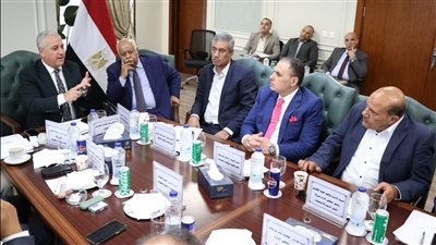 لوضع خارطة طريق التطوير.. الوطنية للصحافة تبحث سبل حل مشاكل المؤسسات القومية