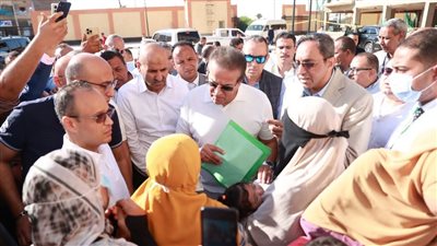 عبدالغفار يزور مستشفى أبو تشت ويؤكد: تطوير الخدمات الصحية أولوية وطنية