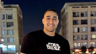 شاهد عيان يكشف مفاجأة في فيديو الأعتداء على البلوجر «أدهم سنجر»