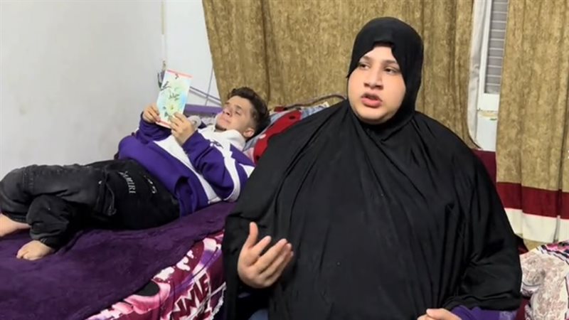 البلوجر عمر فرج وشقيقه