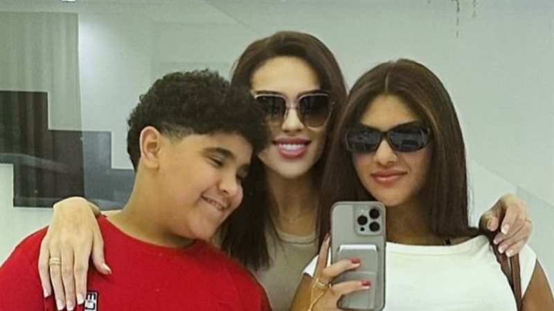 مي فاروق وأبنائها