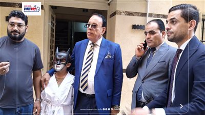 بقناع باتمان وبدلة كاراتيه.. أول ظهور للطفل ضحية الاعتداء على يد مدربه بالفيوم