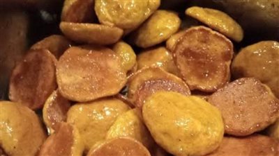 خبز المقشوش السعودي بالعسل  خبز تراثي على سفرة الفطور الصباحي 