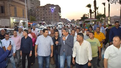 محافظ السويس يتفقد أعمال التطوير والرصف بشارع بورسعيد بحي السويس 