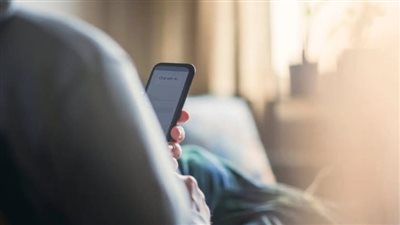 احذر.. الإفراط في الدردشة مع ChatGPT قد يتسبب في اضطراب عقلي  