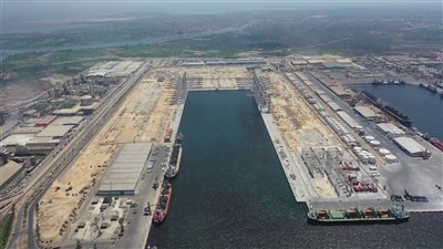 أحدث تصوير جوي يرصد تطورات محطة الحاويات 